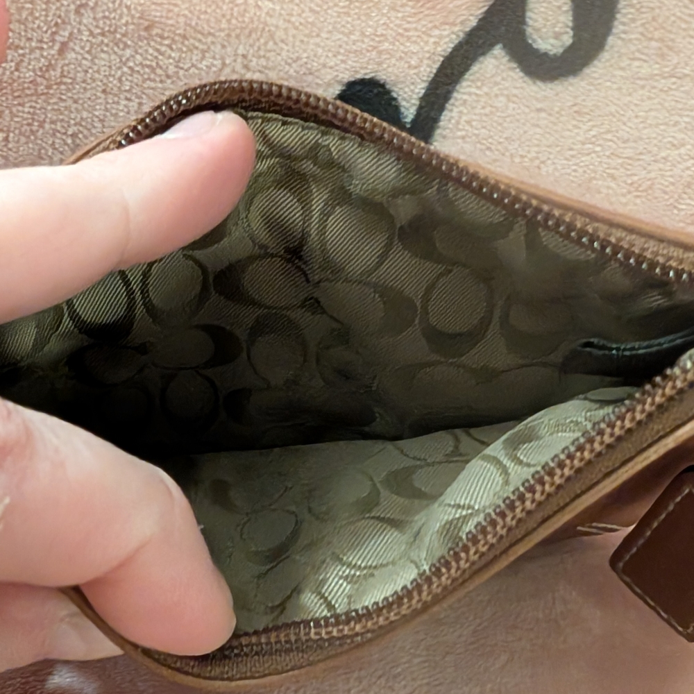 Coach Tan Leather Wristlet Vintage EUC - Picture 13 of 13